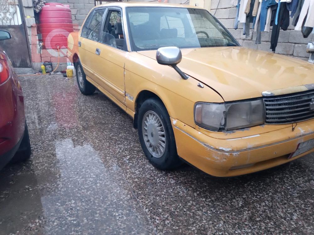 تۆیۆتا کراون